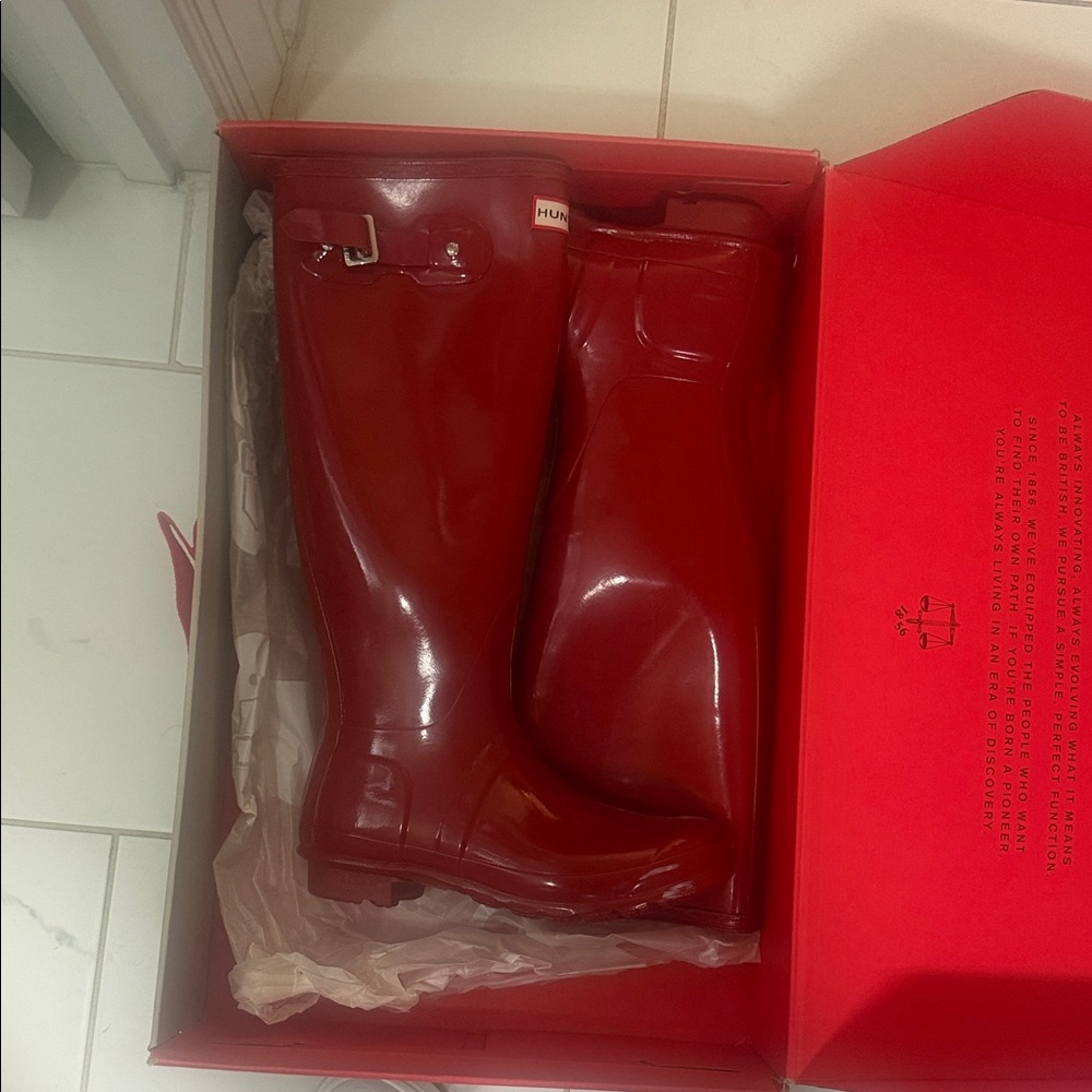Hunter Women's Glossy Red Rain Boots